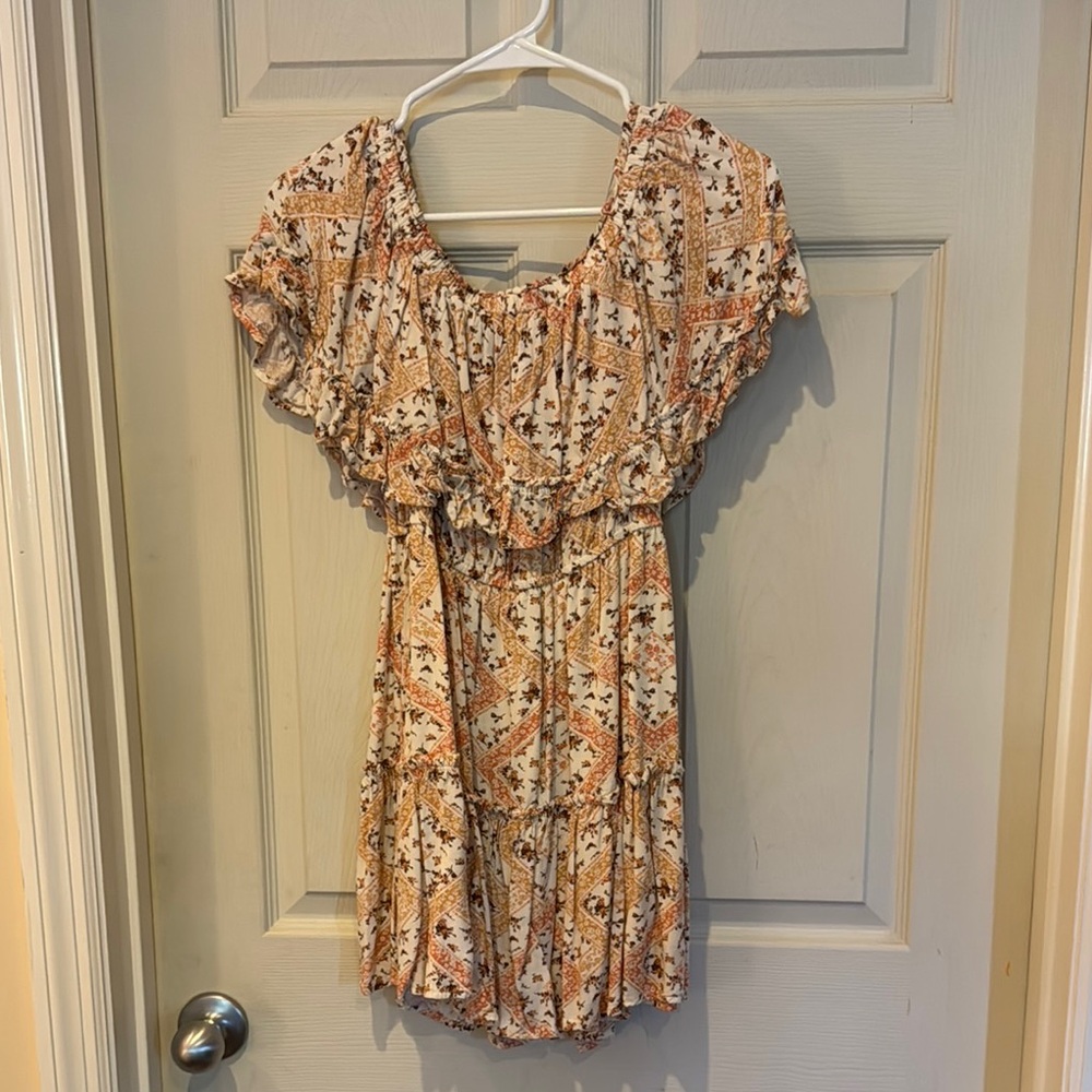 Floral Patterned Off the Shoulder Mini Dress with Ruffle Sleeves